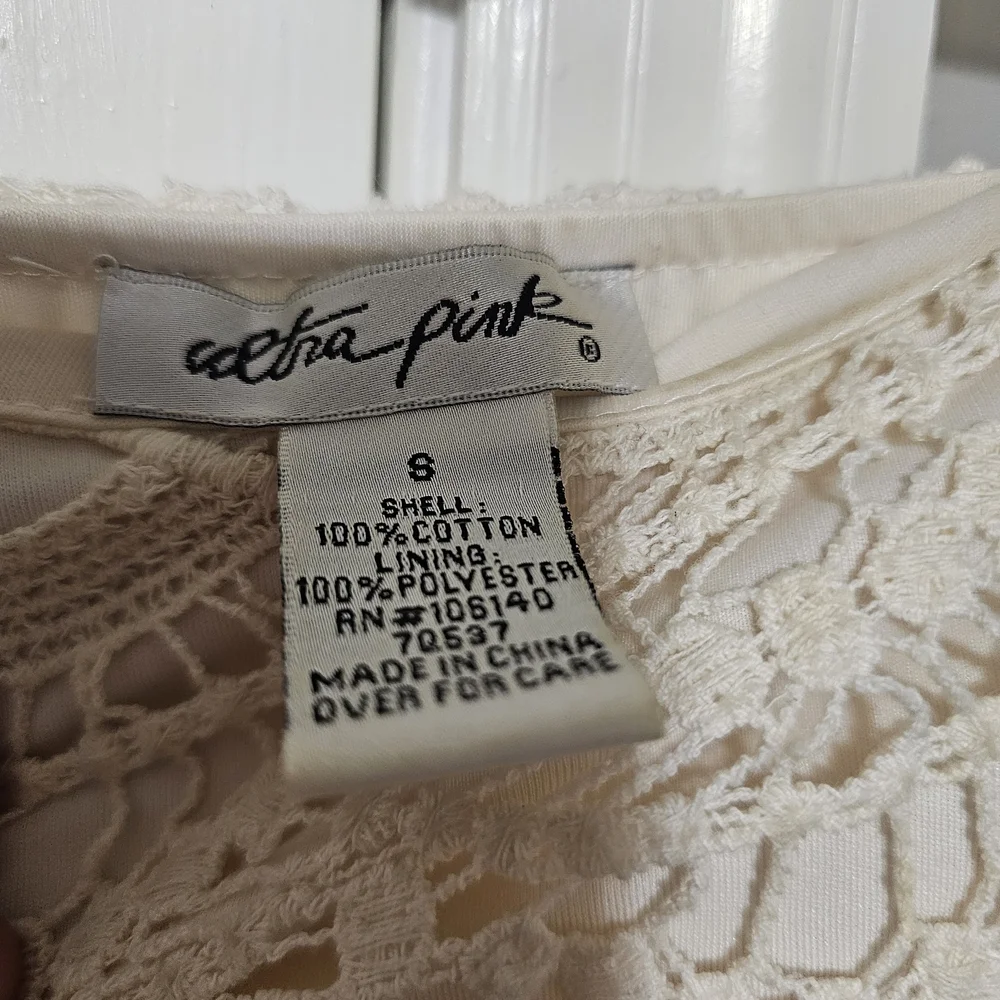 Ultra Pink Strapless Cream Lace Dress - Picture 4 of 4